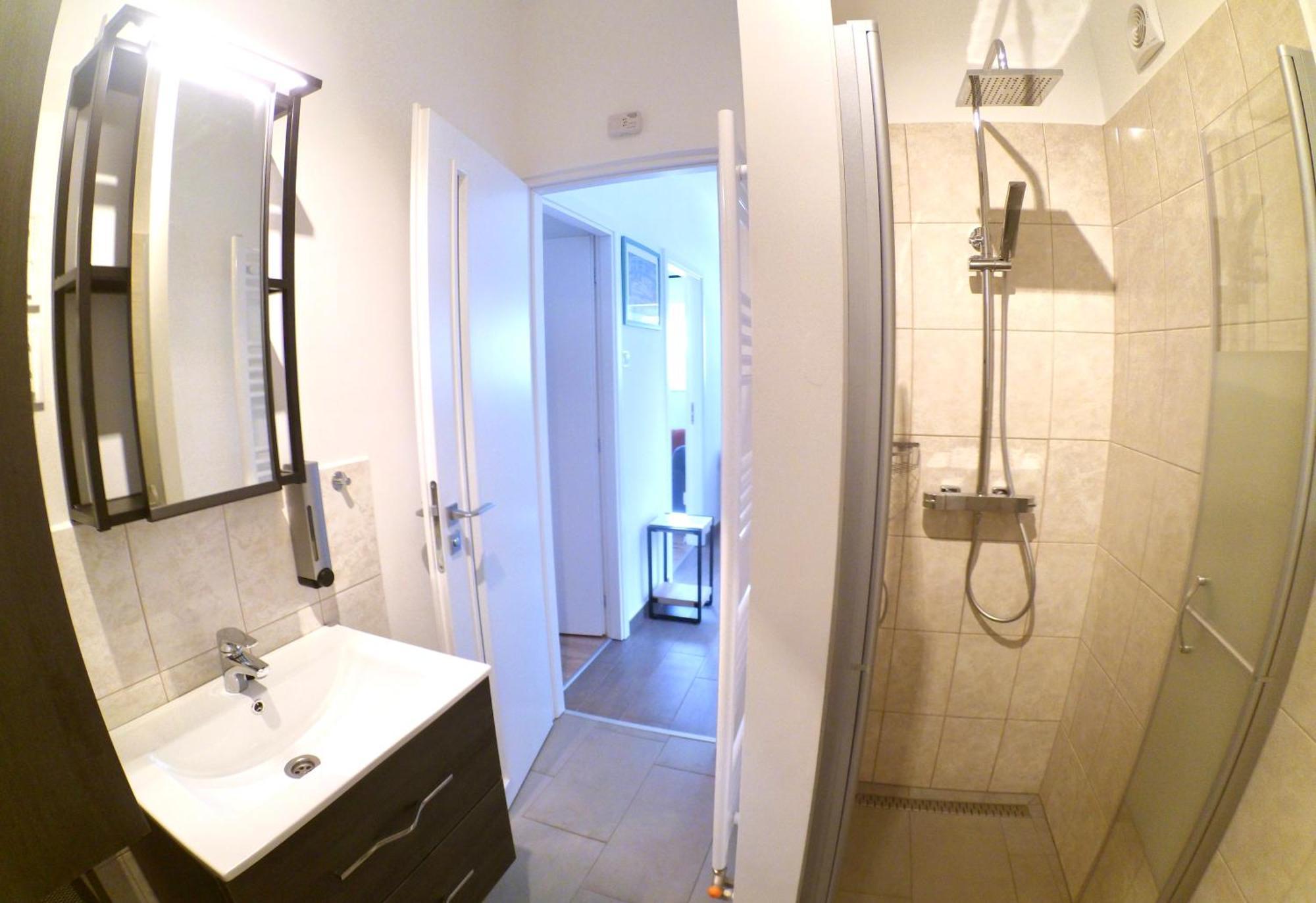 Quiet, Green, Relaxing Place - 2 Bedroom Apartment Balatonfured Exterior photo